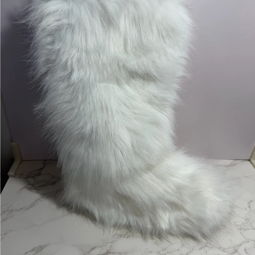 Carl Karida Women's White Faux Fur Boots -- 8.5